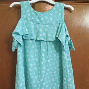 4T Girls green,crape like material.